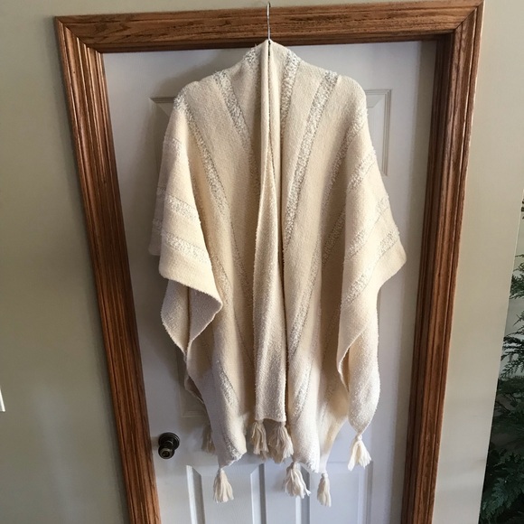 Serra Sweaters - Serra Ivory Textured Shawl